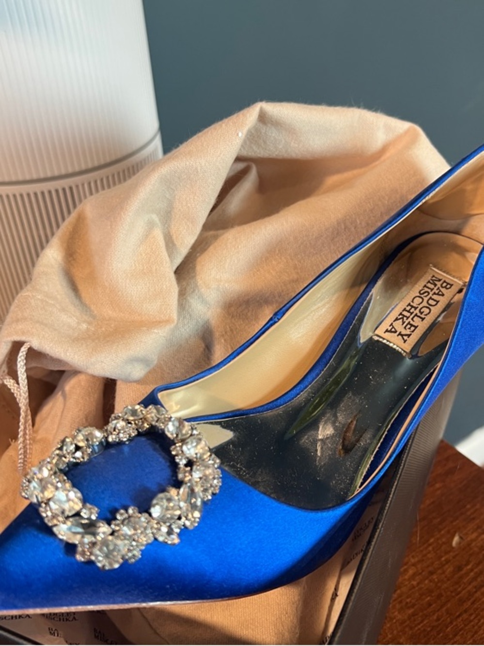 Badgley Mischka Blue Satin Crystal Buckle Pumps – Size 7 – Box & Dust Bag